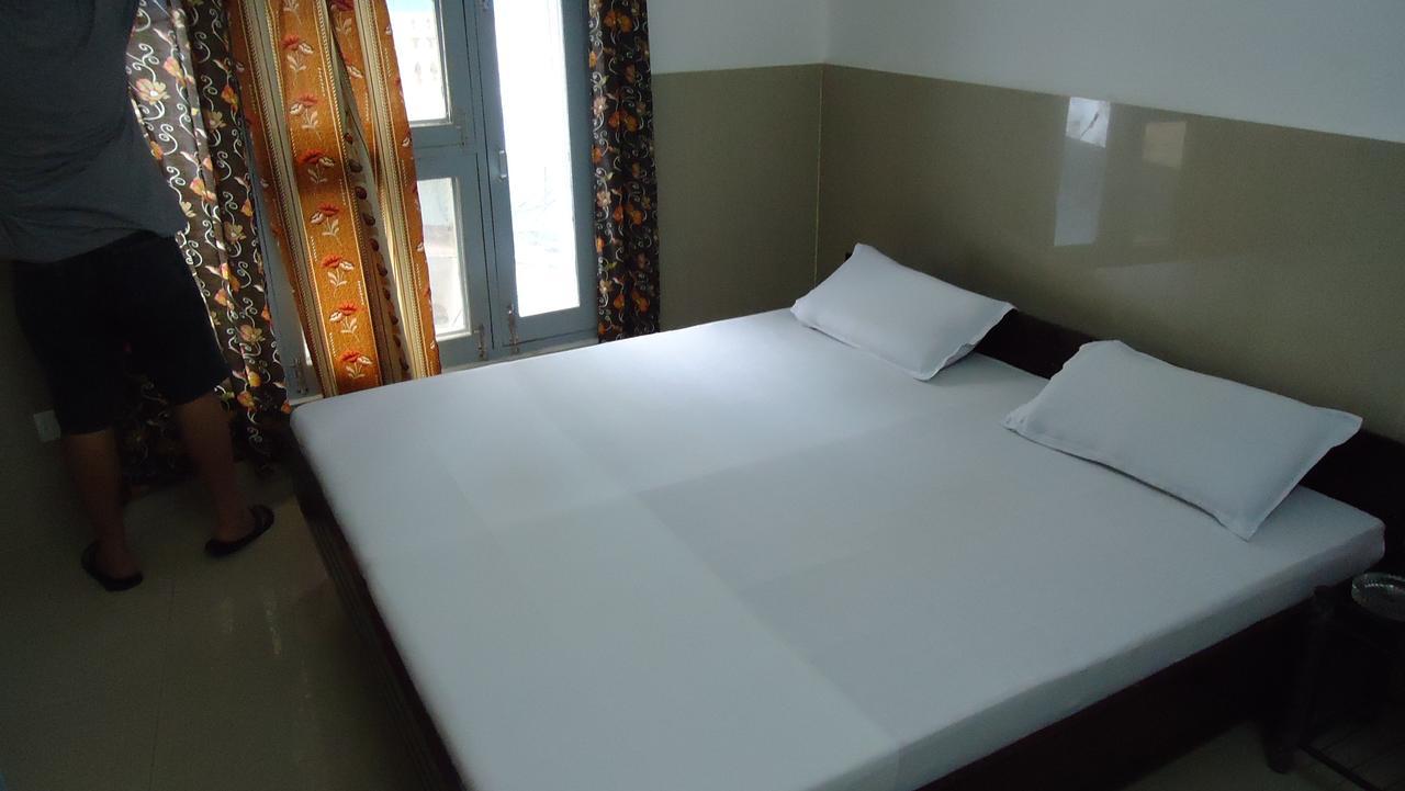 Hotel Green View Jammu Bagian luar foto