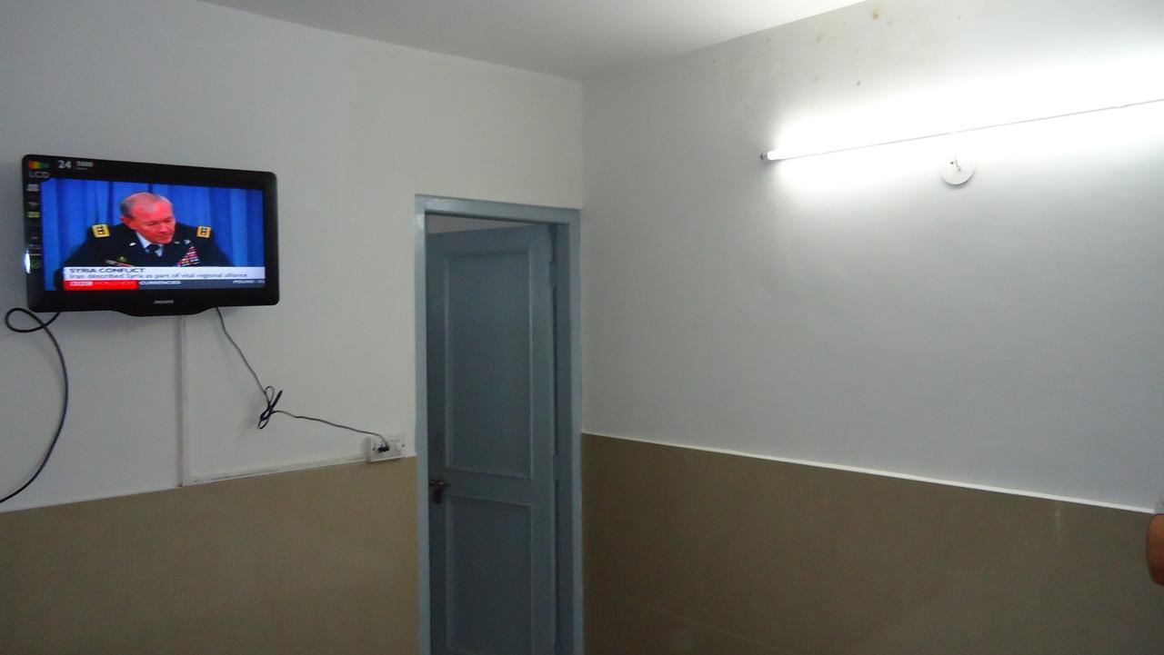 Hotel Green View Jammu Bagian luar foto