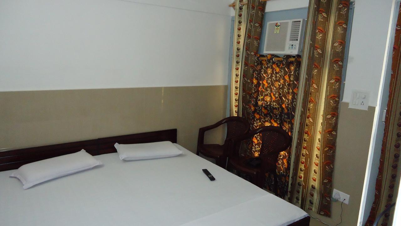 Hotel Green View Jammu Bagian luar foto